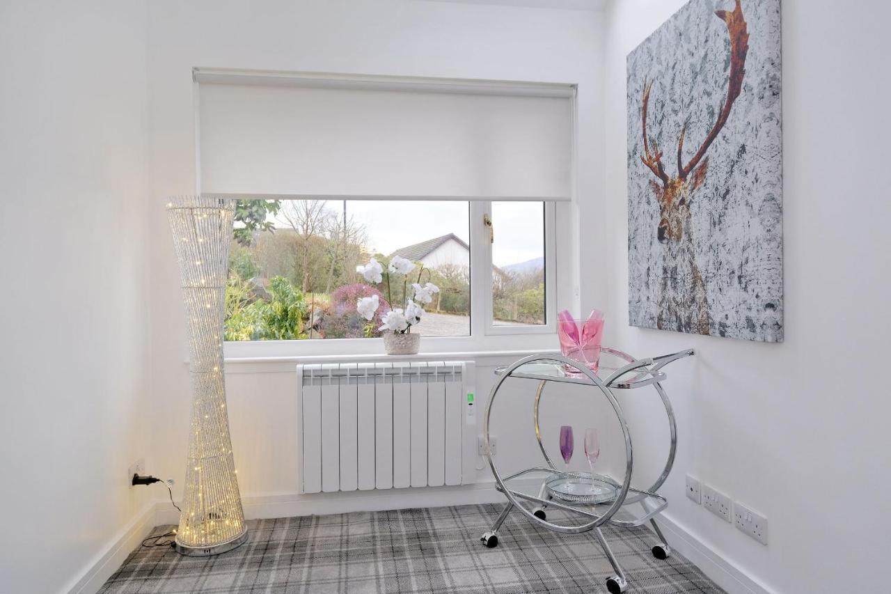 Contemporary Highland House Close To Town And Ben Nevis Fort William Zewnętrze zdjęcie